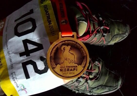 Medali finisher 42K Goat Run Seri Merapi