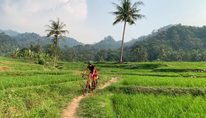 seputar gunung laya cariu