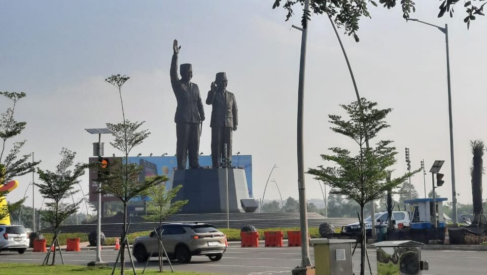 Patung Soekarno Hatta di PIK 2